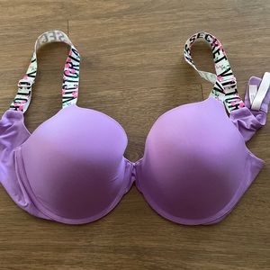 Victoria secret bra, underwire, brand new no tags. Perfect condition.